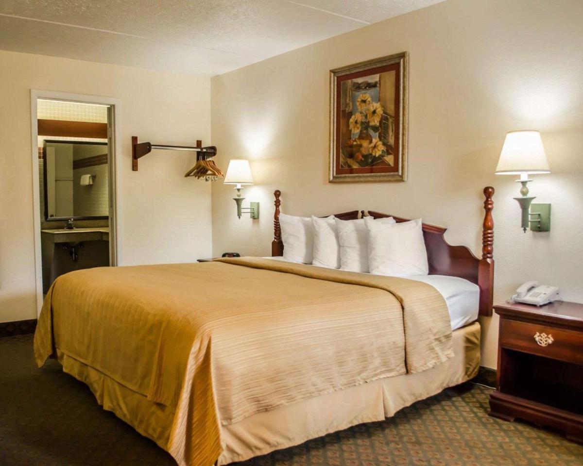 Popular attractions Area Nearby Property
